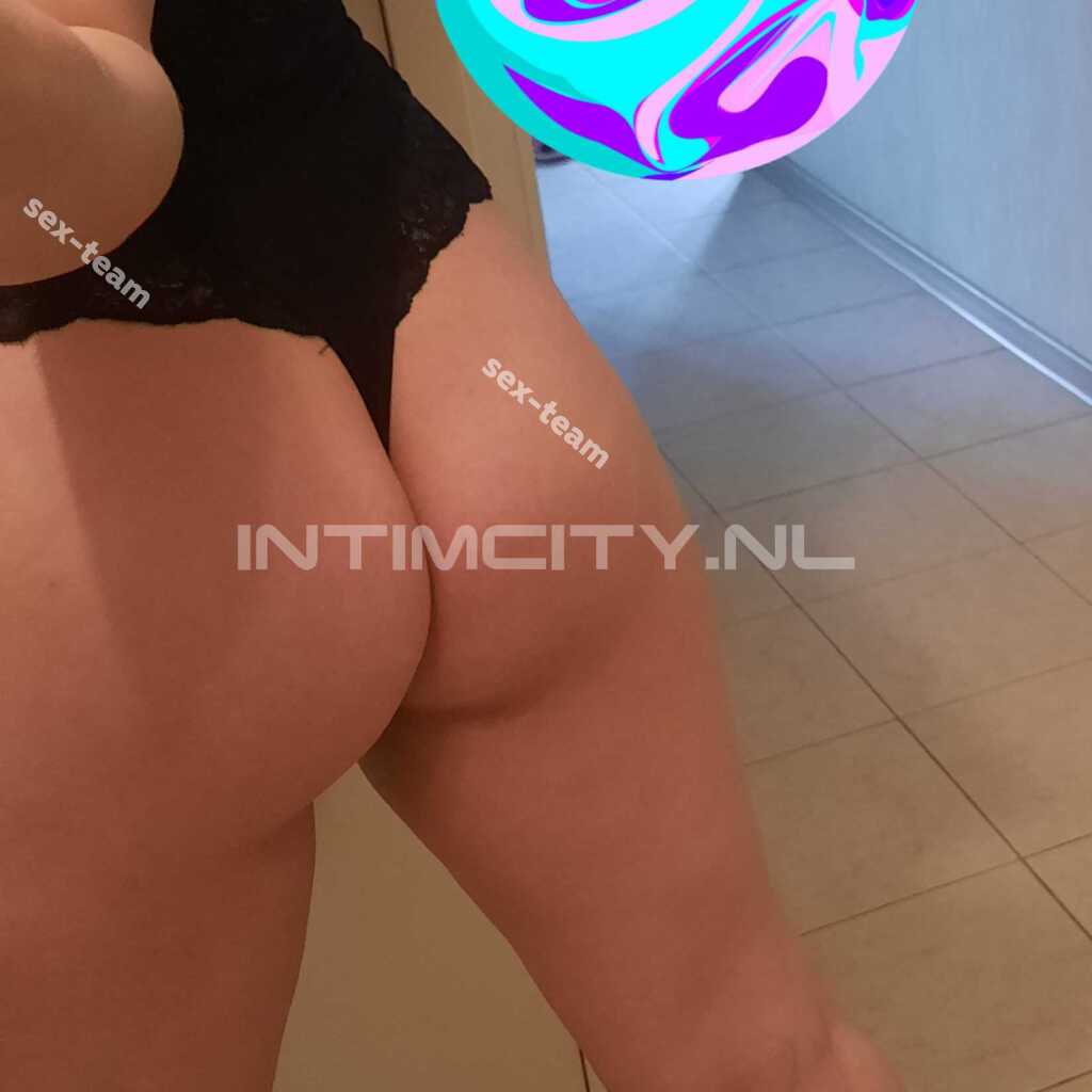 Ю Л И Я